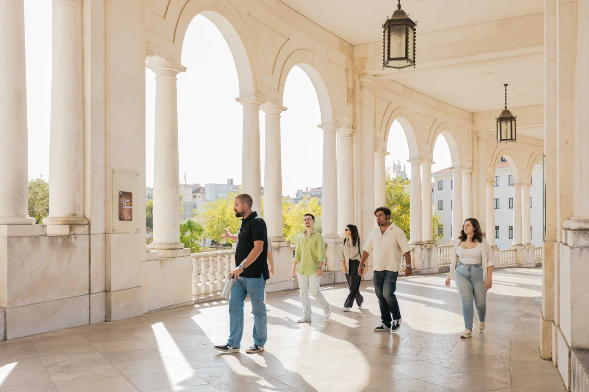 group tour on a minivan to Fátima with a private tour guide