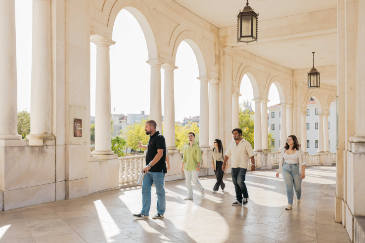 group tour on a minivan to Fátima with a private tour guide