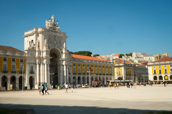 Praça do Comércio and Rua Augusta Arch