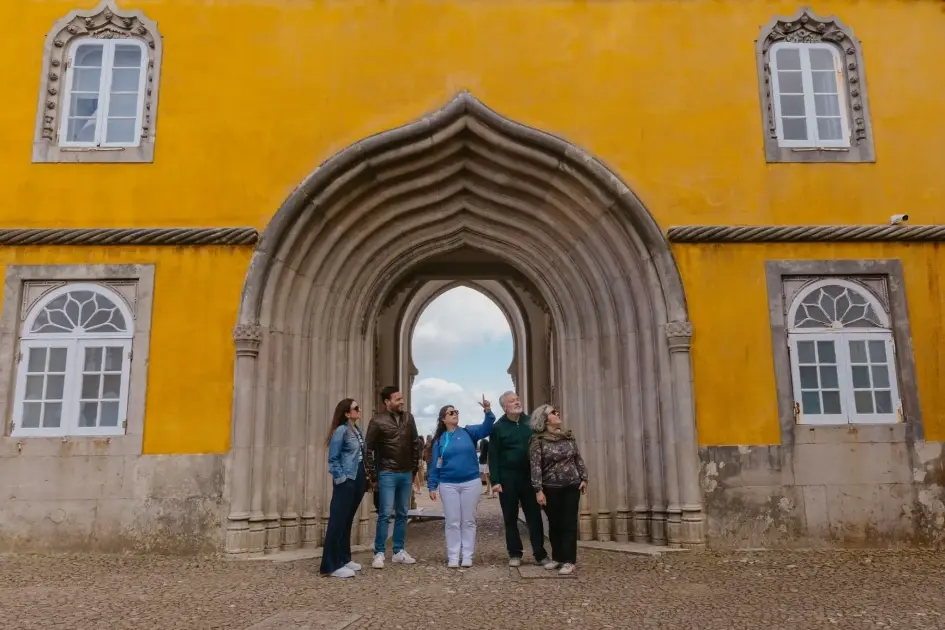 Tour de Meio-Dia a Sintra desde Lisboa com Jardins do Palácio da Pena 4